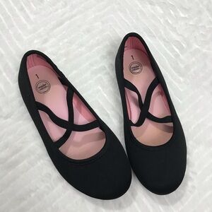 Girls Black Ballet Style Flats‎ Criss Cross straps  size 1 wonder nation